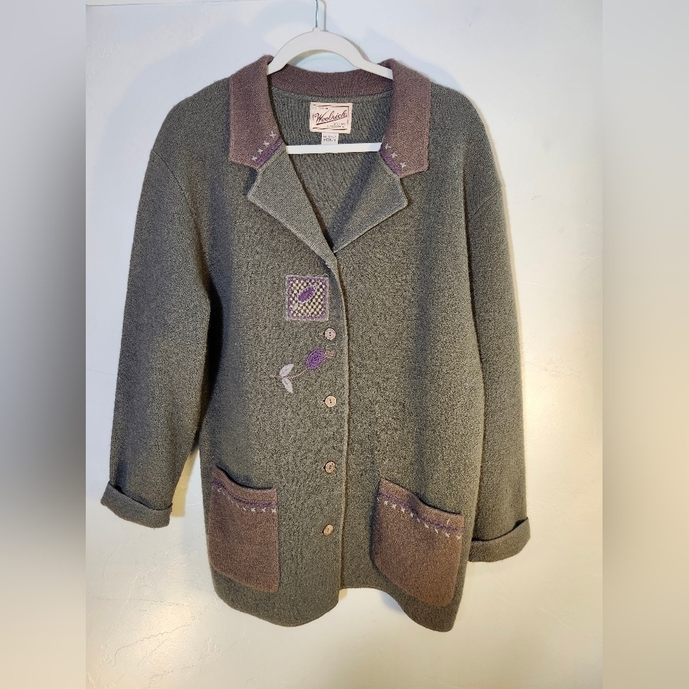 Woolrich 100% wool taupe grey & Brown cardigan w/embroidered embellishments sz M